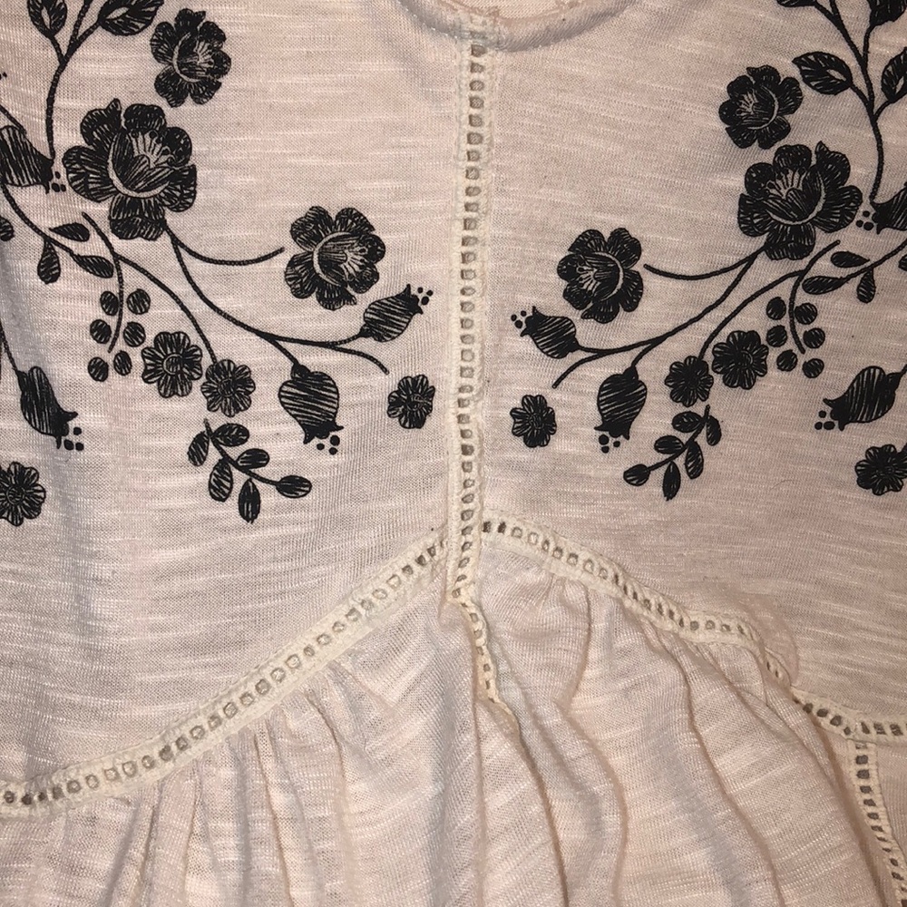 Tank Top w/ruffles - Picture 4 of 4